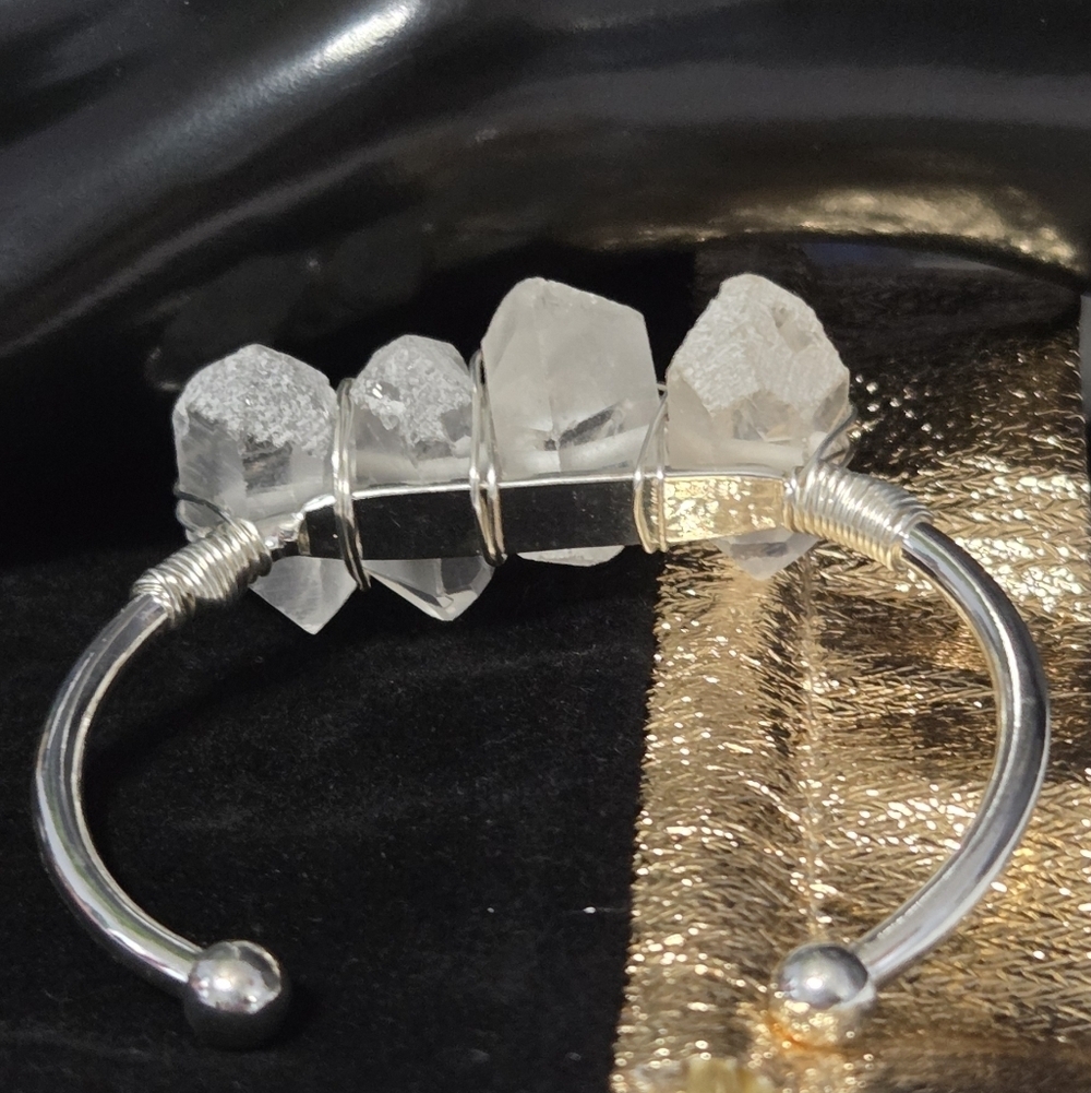Kinsley Armelle Devi Collection Silver Pepper Bracelet! NEW- Retail $65.00 - Picture 3 of 3